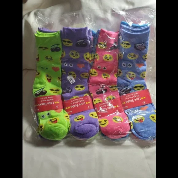 12 Pairs Assorted Colors Women's Socks Size 9-11 - Picture 2 of 5